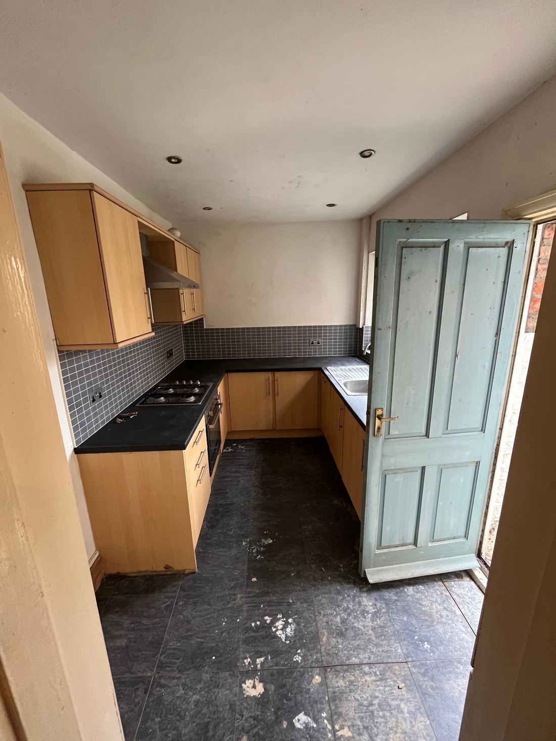 Kitchen before refurbishment in Cambridgeshire